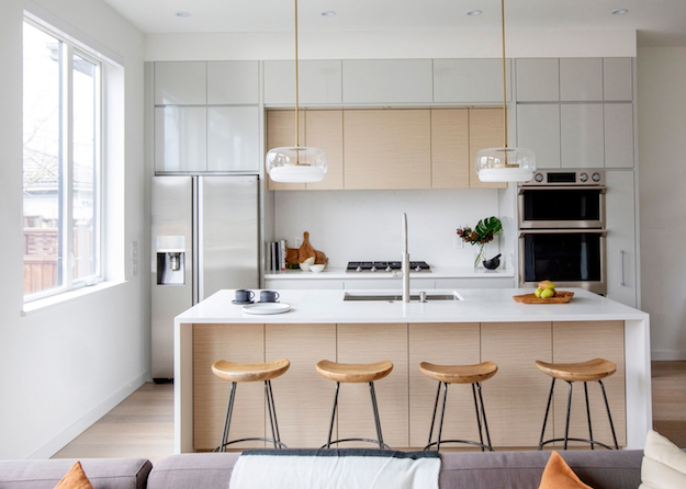 alexandra-interiors-interior-designer-north-vancouver-chester-street-modern-kitchen-wood-white-light-feature